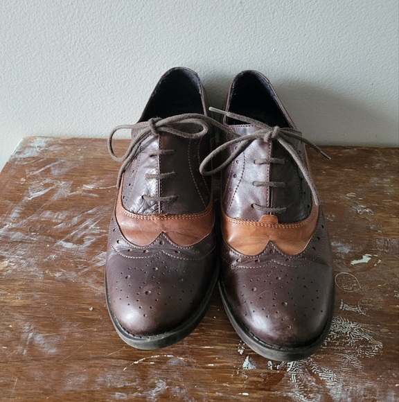 Oxford lace up shoes in brown and tan leather colourway - Picture 8 of 9
